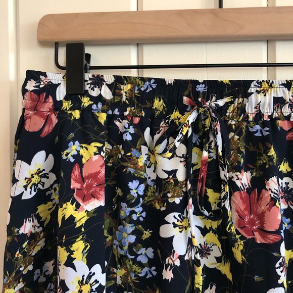 Banana Republic Floral Skirt - Picture 2 of 6